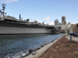 USS Midway i San Diego